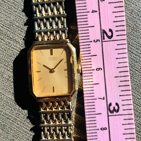 Vintage ladies gold Seiko wristwatch - Picture 11 of 17